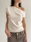 DEVIN Off-Shoulder Top