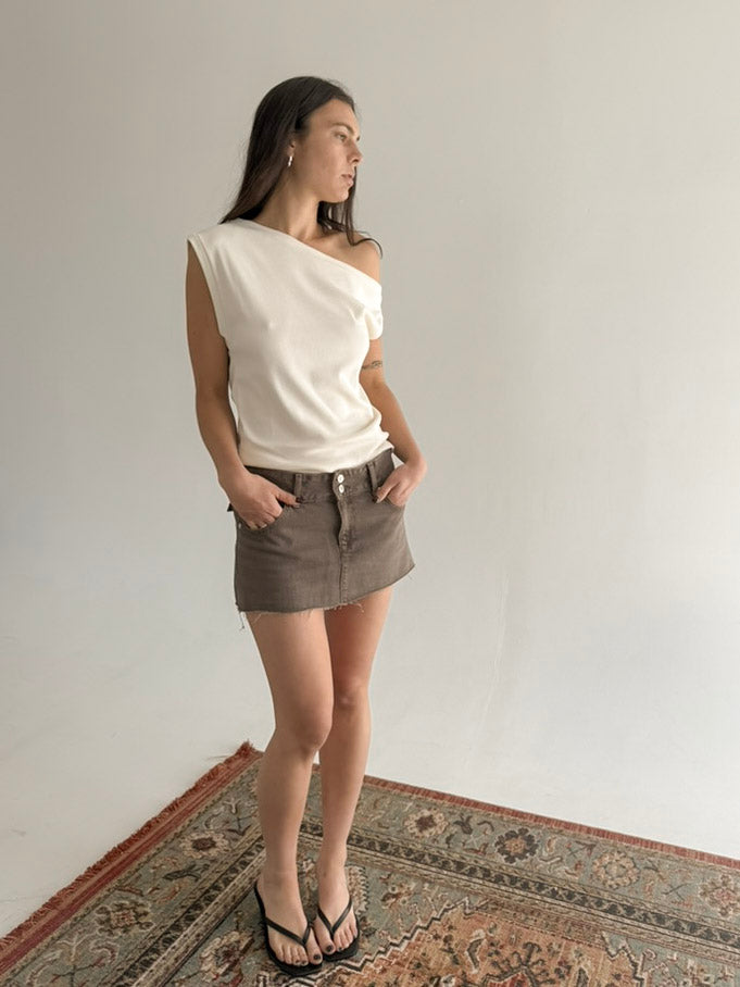 DEVIN Off-Shoulder Top